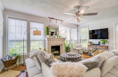 Brenham House | 1 Mi to Dtwn Family-Friendly Brenham Bungalow!