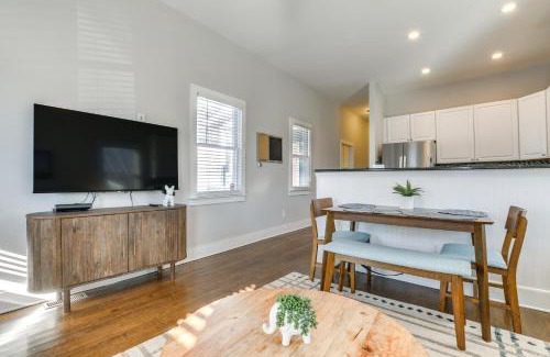 Downtown House | 1 Mi to Dtwn Home with Backyard in Raleigh!