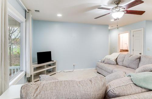 Newburgh House | 1 Mi to Dtwn Newburgh Quiet Home with Yard!