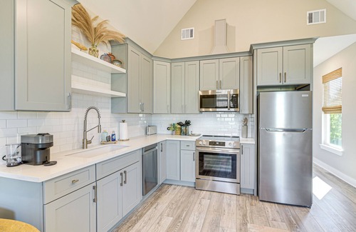 Galveston House | 1 Mi to Galveston Beach, Seawall: New Tiny Home!