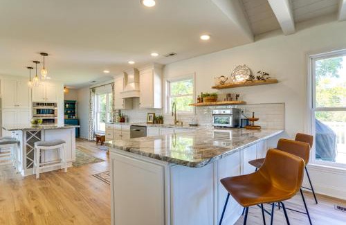 Grottoes House | 1 Mi to Grand Caverns Getaway with On-Site River