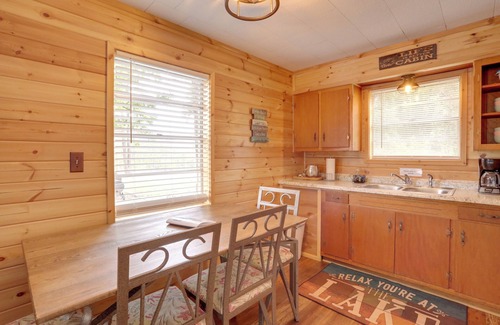 Greers Ferry Cabin | 1 Mi to Greers Ferry Lake: Cabin w/Pool Access