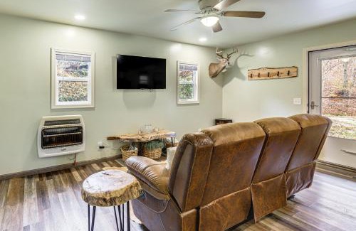 Lynx House | 1 Mi to Hunting Cozy and Secluded Stout Cabin