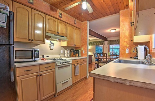 Greentown House | 1 Mi to Lake Wallenpaupack: Pocono Mountain Home!