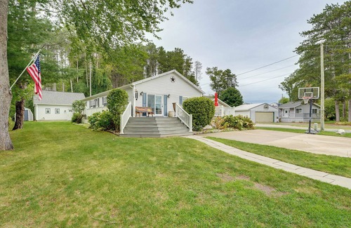Mears Cottage | 1 Mi to Silver Lake Sand Dunes: Family Gem w/Yard