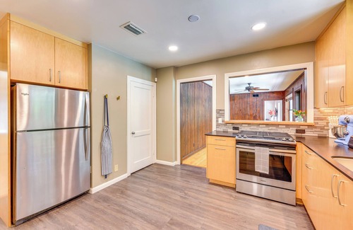 Gainesville House | 1 Mi to UF Campus: Group Retreat w/Outdoor Oasis