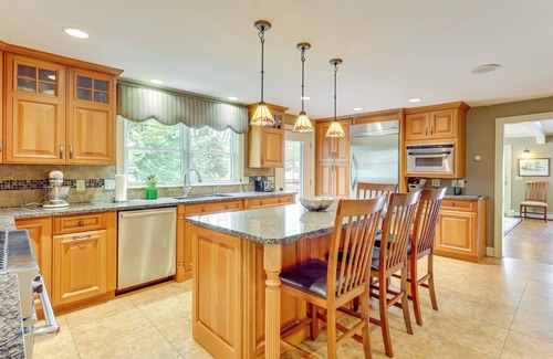 Lake George House | 1 Mi to Village: Waterfront Oasis in Lake George!