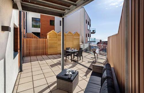Mortehoe Apartment | 1 Middlecombe - Luxury Apartment at Byron Woolacombe, only 4 minute walk to Woolacombe Beach!