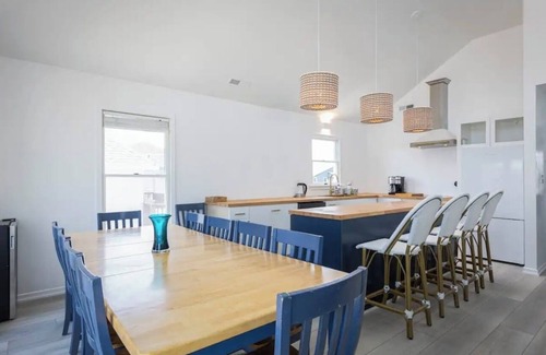 Currituck County House | 1 min private beach walk. Stylishly renovated with beach views! Hot tub & pool!