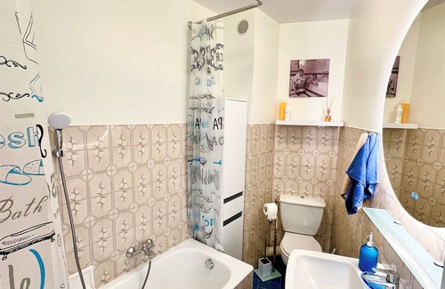 French Riviera Apartment | 1 min to sea, Parking, 7 min train station, 15 min Monaco
