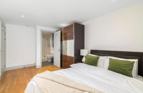 Wembley Central Apartment | 1-Min to Wembley Station, Walk to Stadium