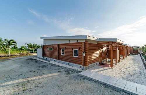 Miyakojima House | 1 night Log house with outdoor jacuzzi 3 beds /Miyakojima Okinawa