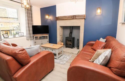 Hathersage House | 1 Orchard View