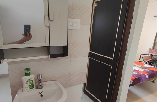 Pune Apartment | 1 RK Air Conditioned Furnished Unit Near Pune Airport