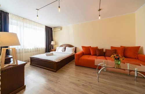 Obolon' Apartment | 1 room 65m2 center of Obolon near River side.