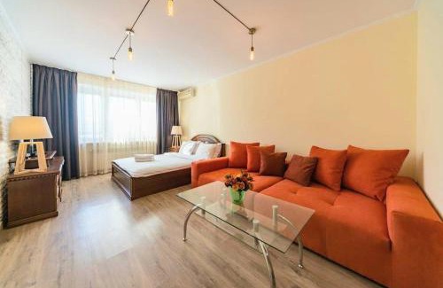 Obolon' Apartment | 1 room 65m2 center of Obolon near River side.