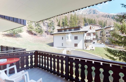 Surlej Apartment | 1-room apartment on the first floor, 40 m2, quiet and sunny southern exposure.