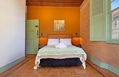 Abernessia House | 1 Suite - 2 Qto - Centro comercial - Wi-Fi - Varanda