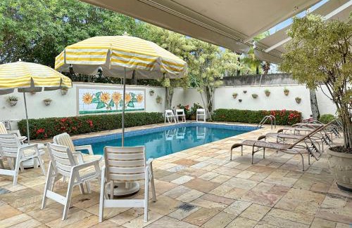 Enseada Apartment | 1 Suite with Private Kitchen Barbecue Pool