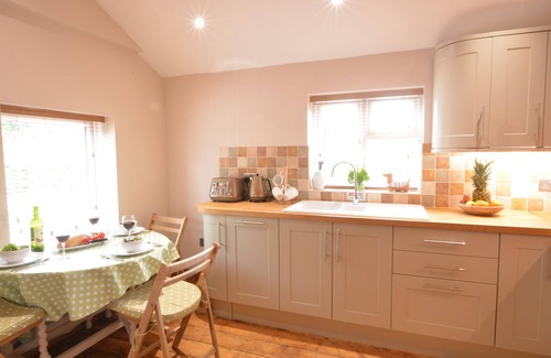 Lowestoft Cottage | 1 Tunns Cottages, Rushmere, nr Beccles