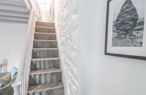 Manod Cottage | 1 Waterloo Cottage, BLAENAU FFESTINIOG