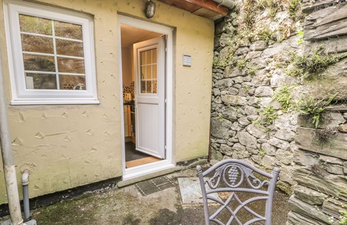 Manod Cottage | 1 Waterloo Cottage, BLAENAU FFESTINIOG