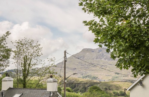 Manod Cottage | 1 Waterloo Cottage, BLAENAU FFESTINIOG