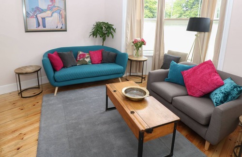 Freshwater Cottage | 1 WILLOW COTTAGES, pet friendly, with a garden in Freshwater