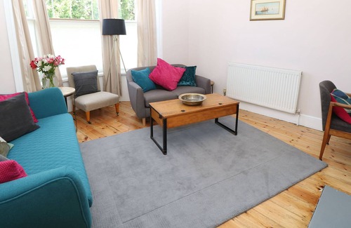 Freshwater Cottage | 1 WILLOW COTTAGES, pet friendly, with a garden in Freshwater