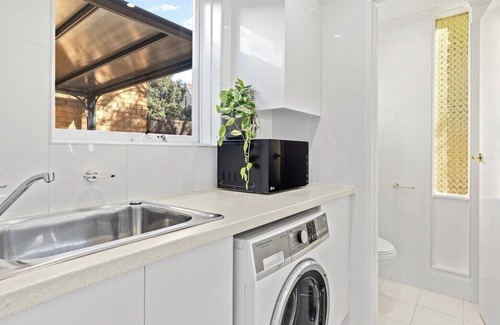 Glenelg House | 10/16 Moseley Street, Glenelg · Beach, Luxury, WiFi, BBQ, Verandah | LUX Glenelg