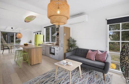 Anglesea House | 10 Allen Street Summa
