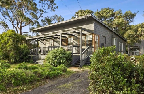 Anglesea House | 10 Allen Street Summa