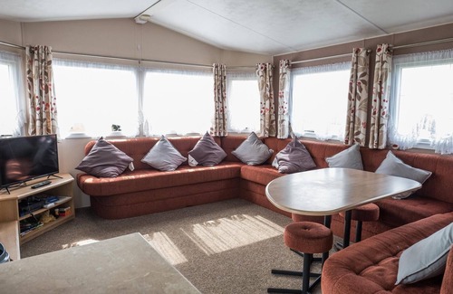 Clacton-on-Sea House | 10 berth caravan for hire at St Osyths Holiday Park in Essex ref 28133GC