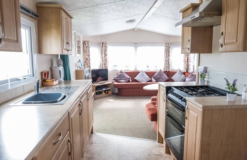 Clacton-on-Sea House | 10 berth caravan for hire at St Osyths Holiday Park in Essex ref 28133GC
