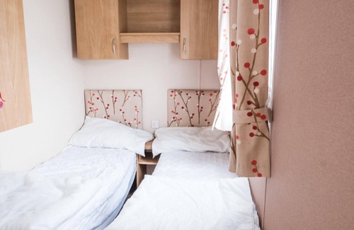 Clacton-on-Sea House | 10 berth caravan for hire at St Osyths Holiday Park in Essex ref 28133GC