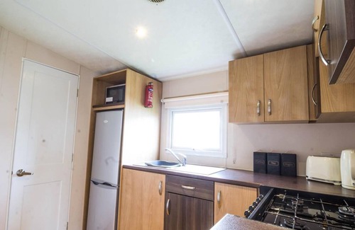 Hopton House | 10 berth caravan for hire near Great Yarmouth at Broadland Sands ref 20025BS
