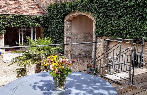 Chaux Bed & Breakfast | 10 Côté Cour
