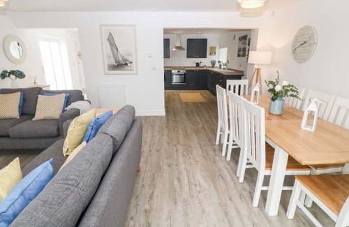 Holyhead Cottage | 10 CLEIFIOG FAWR, pet friendly, luxury holiday cottage in Valley