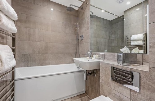 Mayfair Apartment | 10 Curzon Street by Mansley