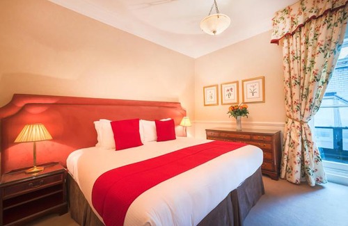 Mayfair Apartment | 10 Curzon Street by Mansley