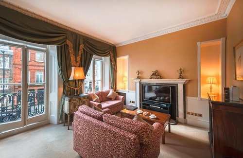Mayfair Apartment | 10 Curzon Street by Mansley