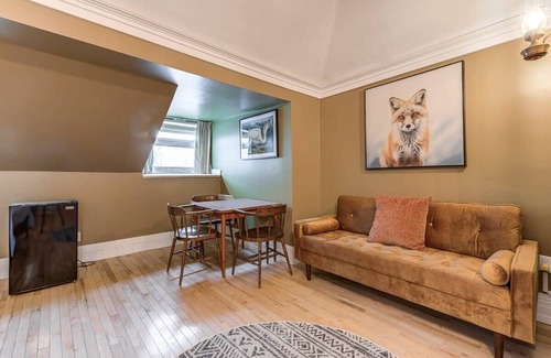 Vieux-Quebec-Cap-Blanc-colline Parlementaire Hotel | 10 Double Room Summar