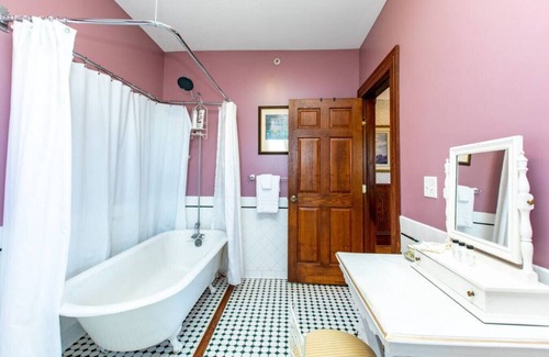 Rush City Hotel | #10 GH · #10 Grant House- Russell H Grant's Suite