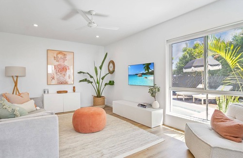 Peregian Beach House | 10 Maidstone Cres Peregian Springs Modern Springs Abode