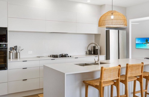 Peregian Beach House | 10 Maidstone Cres Peregian Springs Modern Springs Abode