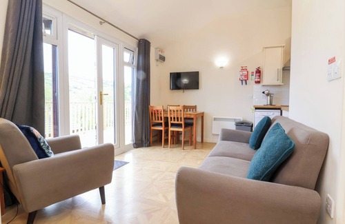 Combe Martin Cottage | 10 MANLEIGH PARK, pet friendly, with a garden in Combe Martin