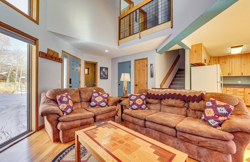Wildernest Cottage | 10 Mi to Keystone Resort: Cabin w/Private Hot Tub