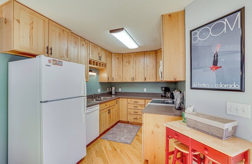 Wildernest Cottage | 10 Mi to Keystone Resort: Cabin w/Private Hot Tub