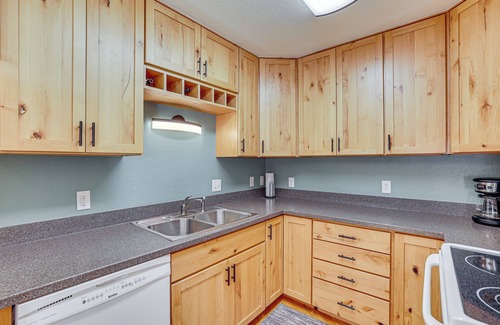 Wildernest Cottage | 10 Mi to Keystone Resort: Cabin w/Private Hot Tub