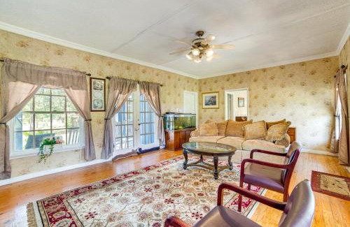 Flint House | 10 Mi to Lake Palestine South Tyler Location!